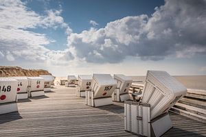 Plattform mit Strandkörben am Roten Kliff in Kampen, Sylt von Christian Müringer