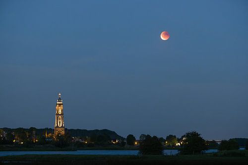 Bloedmaan boven de Nederrijn (7 september 2025) van Moetwil en van Dijk - Fotografie