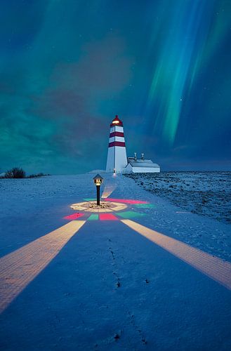 Noorderlicht boven Alnes vuurtoren, Godøy, Sunnmøre, Møre og Romsdal, Norway