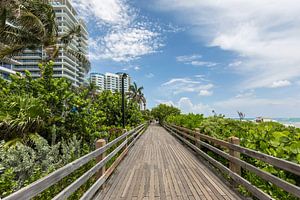 Miami Beach Boardwalk van Melanie Viola