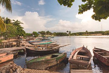 Boats at Playa Larga, Cuba van Andreas Jansen