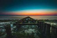 Westkapelle paalhoofden zonsondergang van Andy Troy thumbnail
