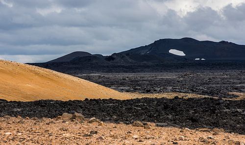 Schwarze Landschaft in Island