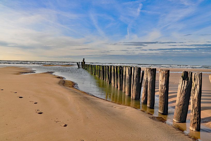Posts on the beach by jaapFoto