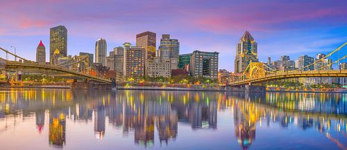 North Shore Bridges und Skyline, Pittsburgh, USA