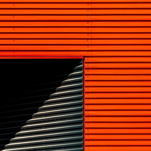 Industriële abstractie in rood en zwart