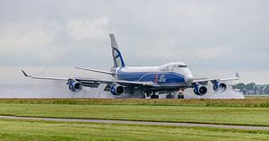 Braking AirBridgeCargo Boeing 747-400F. by Jaap van den Berg