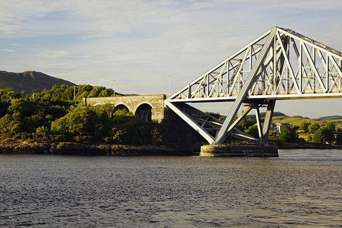Brug bij de watervallen van Lora aan de monding van Loch Etive.