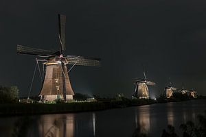 Holländische Pracht pur gesungen, Unesco-Weltkulturerbe Kinderdijk: 5 beleuchtete Windmühlen von Kin