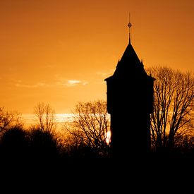 Wasserturm in der Morgensonne von Breda von Marco Diks