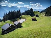 Uitzicht op huizen en bergen in Silbertal Montafon Vorarlberg Oostenrijk van Karin vd Waal thumbnail