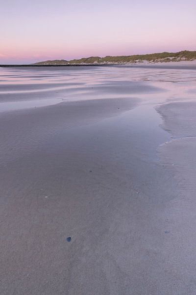 Strand Vlieland bei Sonnenuntergang von Sander Groenendijk