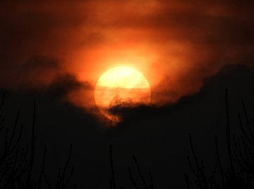 Een spectaculaire zonsondergang van Maickel Dedeken