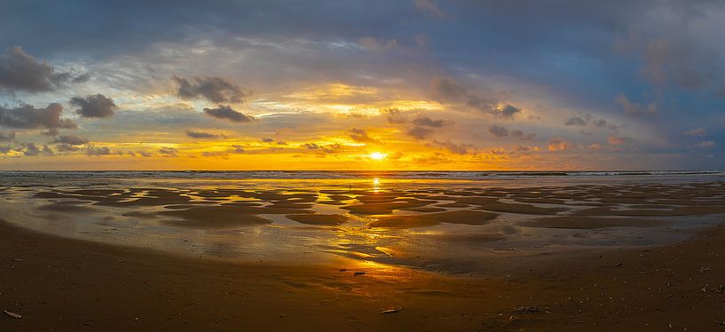 Sonnenuntergang am Slufter, Texel, die Niederlande von Patrick van Oostrom