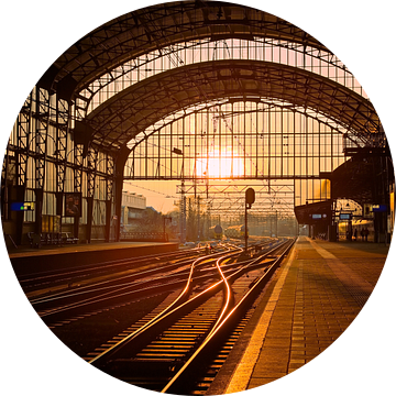 Zonsondergang station Haarlem van Anton de Zeeuw