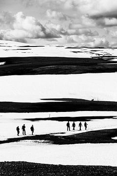 Silhouette in the snow on Iceland by Photolovers reisfotografie