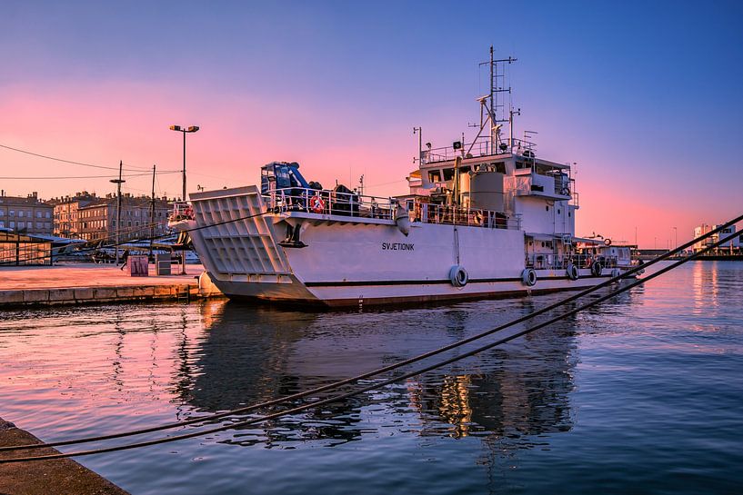 CROATIE : UNE JOURNÉE DE TRAVAIL S&#039;ACHÈVE par Photoart-Naegele