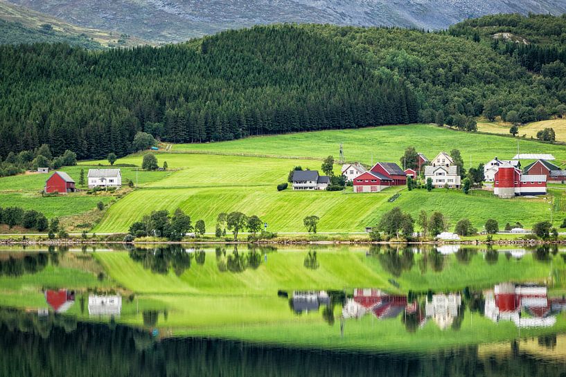 Bergsee in Norwegen van Rico Ködder