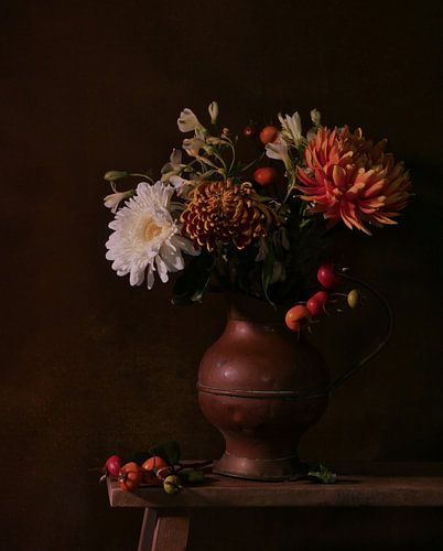 Herbstliches Stilleben mit Blumen