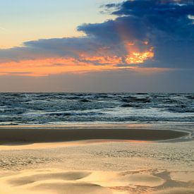 Sonnenuntergang in Noordwijk aan Zee von Quirina Kamoen