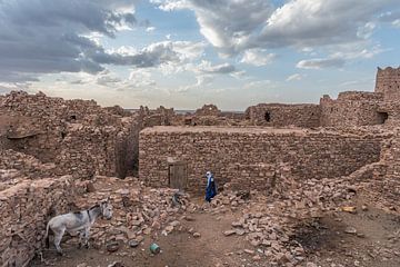 Dwalen door de oude stad Ouadane in de Sahara