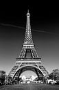 Eiffeltoren * PARIJS (monochroom) van Sascha Kilmer thumbnail