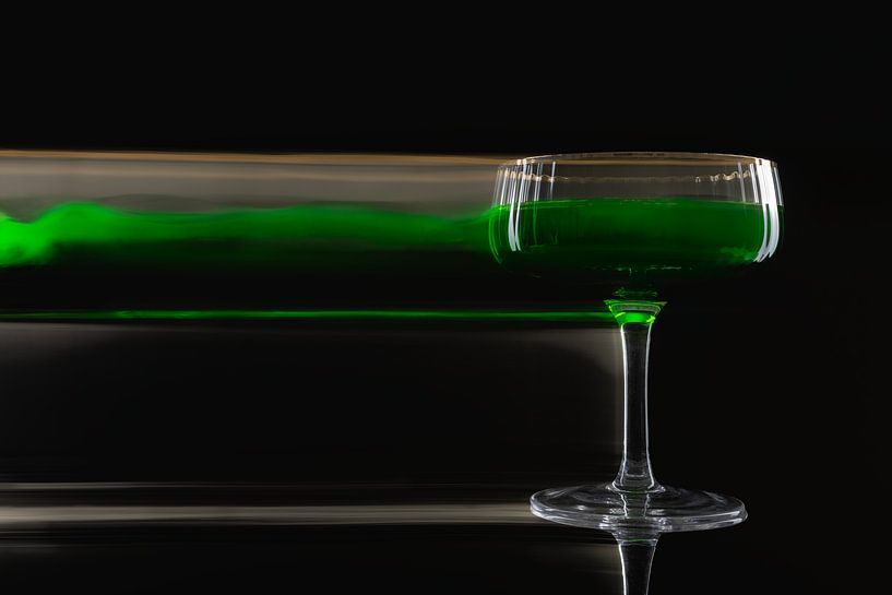 Modern stilleven met een schuivend glas groen van John van de Gazelle fotografie