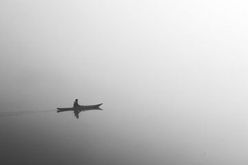 Lampe noire ; kayak blanc sur Maarten Starink Photography