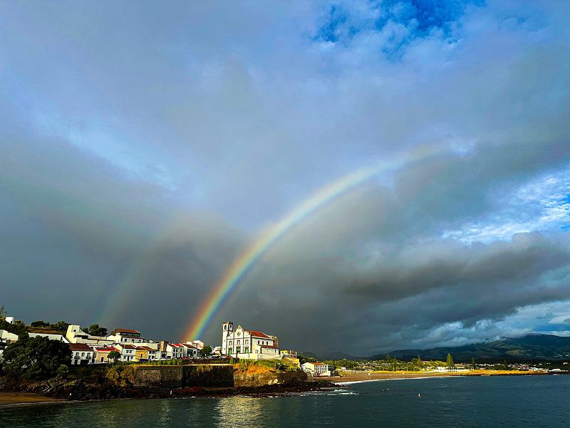 Die Regenbögen auf den Azoren von Lynn van den Broek