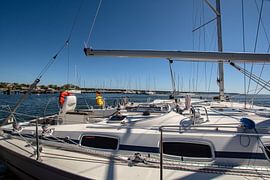 Segelyacht im Hafen Bregge, Rügen von GH Foto & Artdesign