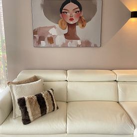 Photo de nos clients: Serious But Fabulous&quot ;, portrait moderne dans les tons de terre par Carla Van Iersel, sur ArtFrame