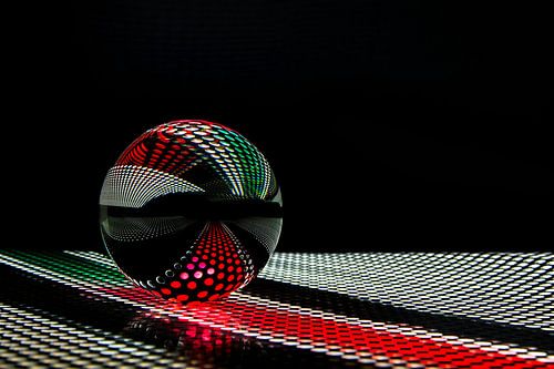 Krisallen bol met rood en groen