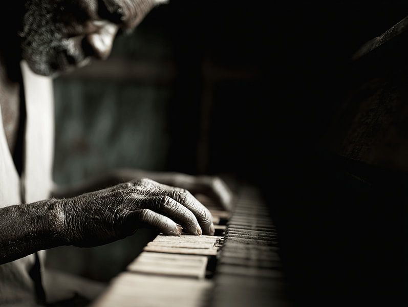 Nocturne der abgenutzten Finger von Karina Brouwer