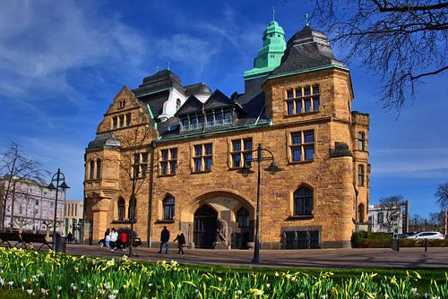 Voorjaarsbloemen voor het stadhuis van Recklinghausen