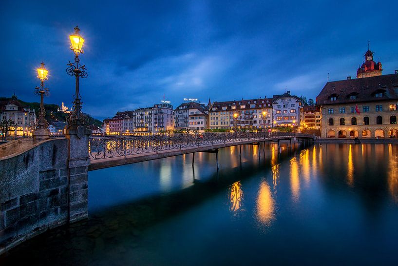 Luzern: Stadhuis voetgangersbrug van Severin Pomsel