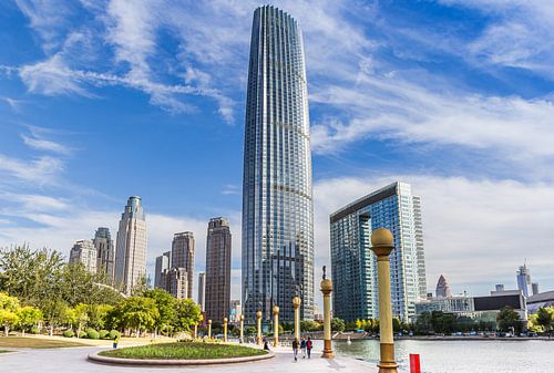 Parc riverain et World Financial Center au centre de Tianj