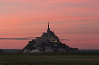 Roze hemel Mont Saint-Michel van Thijs van den Broek thumbnail