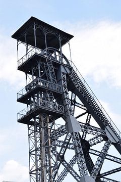 old steel shaft of a former coal mine by Robin Verhoef