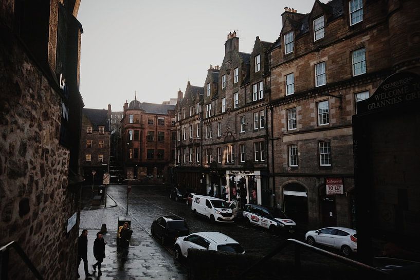Edinburgh by Hello Pompoyo