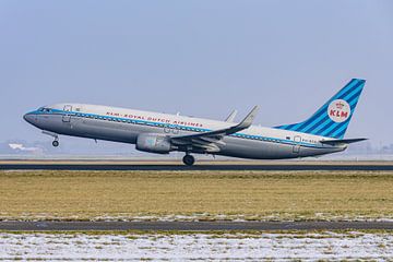 KLM Boeing 737-800, the PH-BXA, in winter. by Jaap van den Berg