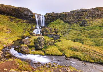 Island (Selvallavatn - Schafs-Wasserfall) von Marcel Kerdijk