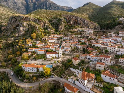 Dhërmi - Village albanais de montagne entre mer et montagnes