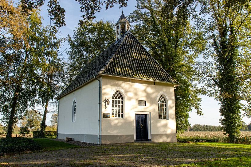 White chapel Sinderen by Marly De Kok