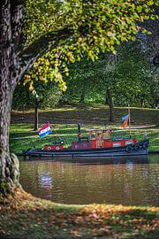 The small steamer "Feint" docked in the Prince's Garden, Leeuwarden. by Harrie Muis