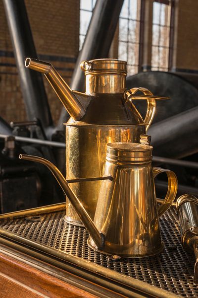 old copper oil cans par ChrisWillemsen