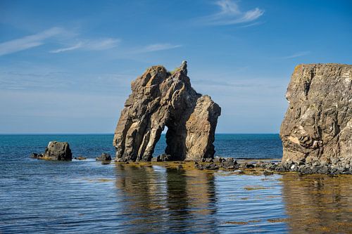 Gatanöf of – De Iconische Boogrots op Kaap Bakkahöfði in Noord-IJsland