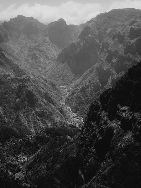 Zwart-wit landschap, gemaakt in het oh zo mooie Madeira van Sharon Kastelijns