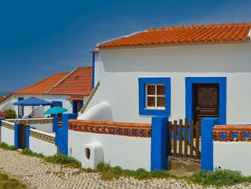 Portugiesische Häuser, Foz do Falcao, Ericeira, Estremadura, Portugal von Rene van der Meer