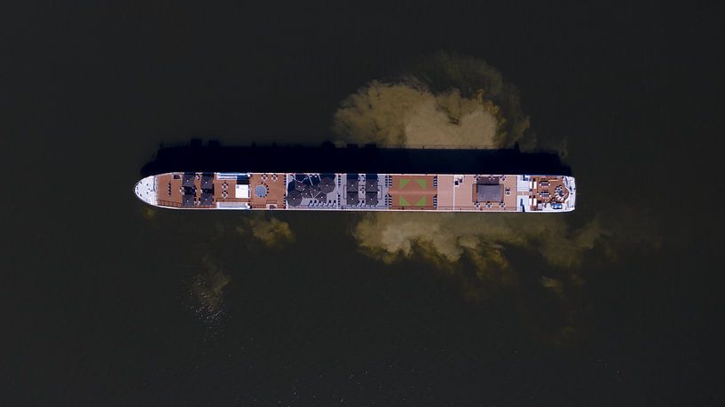 Kreuzfahrtschiff auf dem IJsselmeer von Bram Oostdijk
