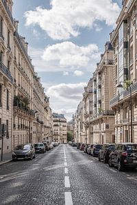Scène de rue typique à Paris